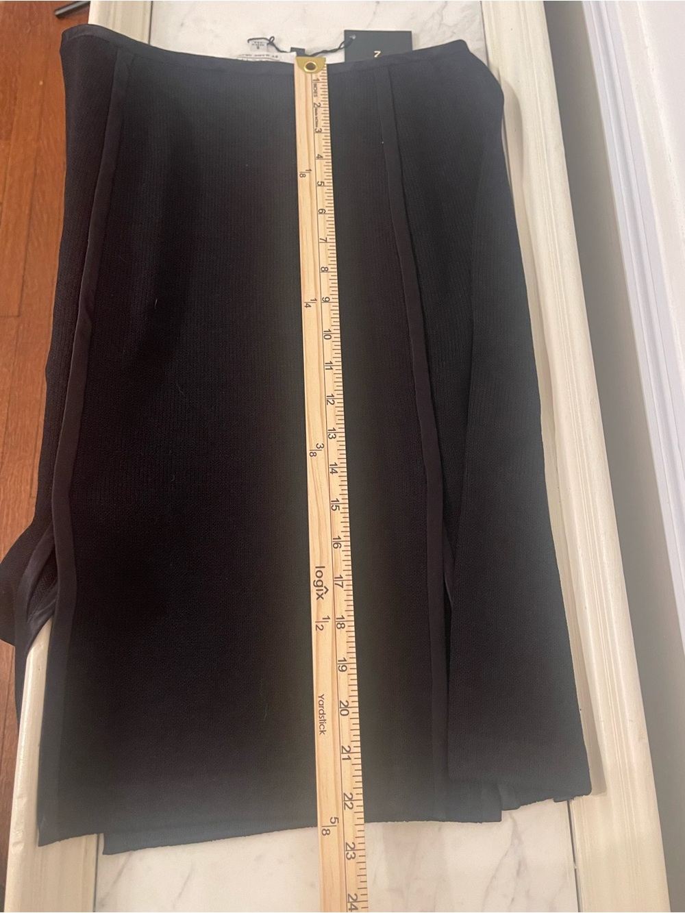 Luxury designer St. John black knit skirt made in the USA - Picture 12 of 14